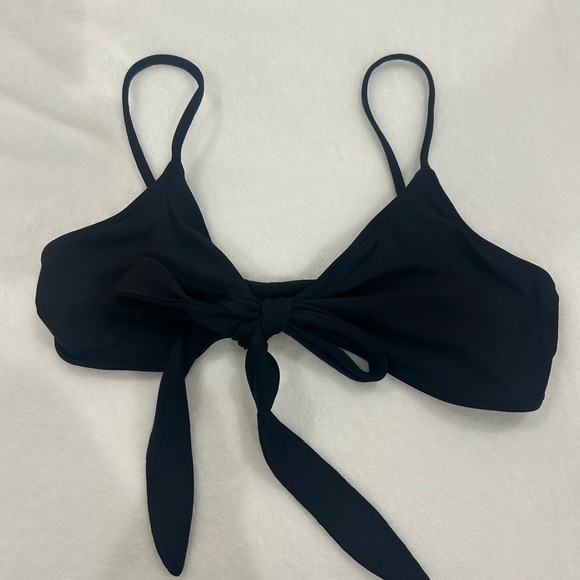 Frankie's Bikinis Other - Black bikini top with tie - perfect for summer

Frankie’s for activity <3